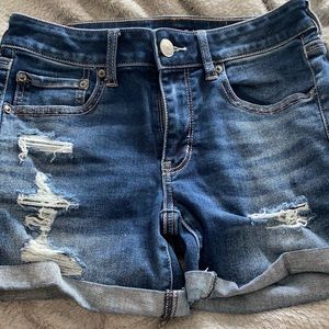 Size 6 American Eagle jean shorts!